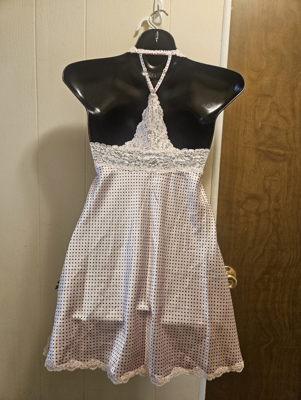 NWOT Victoria's Secret Pale Pink Lace Halter Chemise - Picture 2 of 3